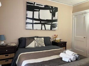 3 slaapkamers, een strijkplank/strijkijzer, wifi, beddengoed