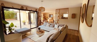 Villa with swimming pool between Bordeaux and Saint Emilion, in the heart of the vineyards