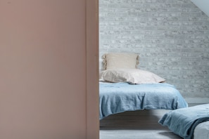 4 bedrooms, iron/ironing board, travel cot, free WiFi