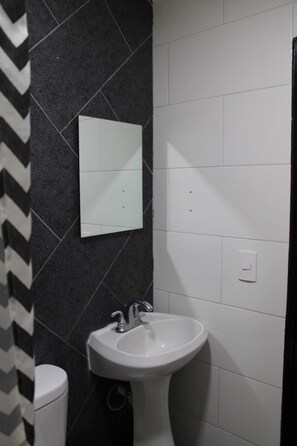 Towels, soap, toilet paper - Quiet stay near Zócalo · Wi-Fi · Terrace · Walkable · For 2 guest (Oaxaca de Juárez)