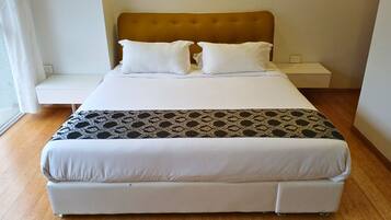 Suite | 1 dormitori, escriptori i espai de treball apte per a portàtils