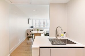Interior - Shine Suites Studio (Miami)