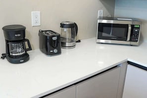 Interior - Shine Suites Studio (Miami)