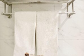 Room - Aierma Fashion Hotel (Zhengzhou Zhongyuan Wanda City Center Hospital Subway Station) (Zhengzhou)