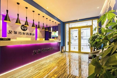 Aierma Fashion Hotel (Zhengzhou Zhongyuan Wanda City Center Hospital Subway Station)