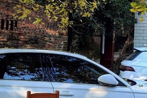 المنطقة المحيطة بالمنشأة