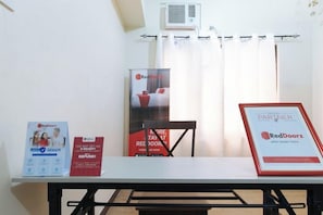 Unclassified image, 4 of 12, button - RedDoorz Hostel @ Madrias Pension House Isabela (Delfin Albano)