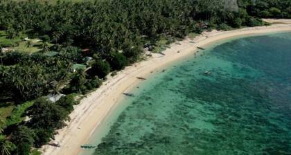 RedDoorz Hostel @ Madrias Pension House Isabela