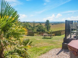 Outdoor dining - The Retreat - UK48331 (Lifton)