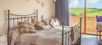 The Retreat - UK48331