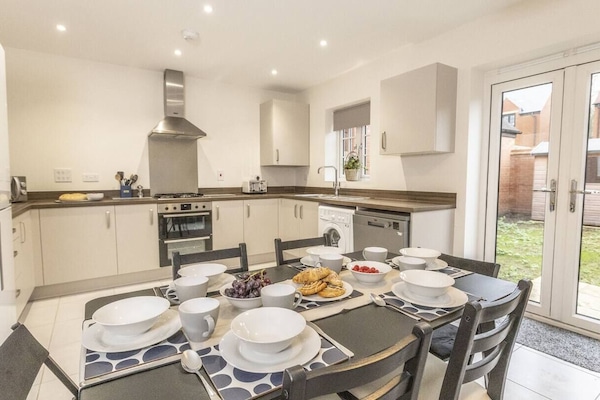 Refrigerador, microondas, horno y lavavajillas