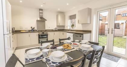 Close to Silverstone modern 3 bedroom property in Brackley