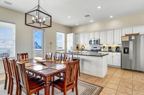 Dining - Blue Skies - Beach View, Private Pool, Dog Friendly, Beach Gear Credit Included! (St George Island)
