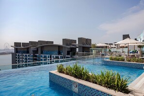 2 outdoor pools, pool cabanas (surcharge), pool umbrellas - SEVEN HOTEL APARTMENTS THE PALM JUMEIRAH (Dubai)