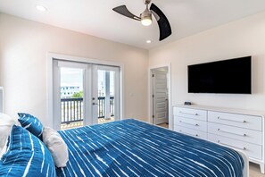 6 bedrooms, iron/ironing board, free WiFi, bed sheets