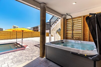 Spacious new build 6-bedroom 6.5 bath house in gorgeous Navarre Beach
