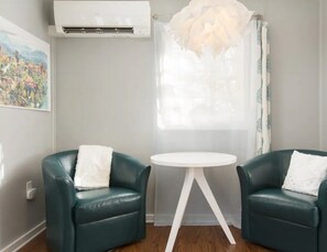 Interior - The Lemon Drop. 💛A Pup’s Dream Vacay!  (Mars Hill)