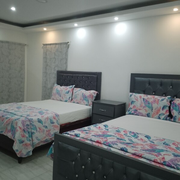 10 bedrooms, WiFi, bed sheets