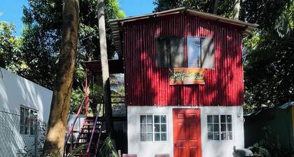Bungalow ALOHA en playa el Sunzal, ideal para surfistas y parejas.