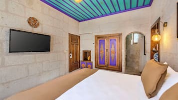 Deluxe Double Room, City View | Premium bedding, minibar, in-room safe, laptop workspace