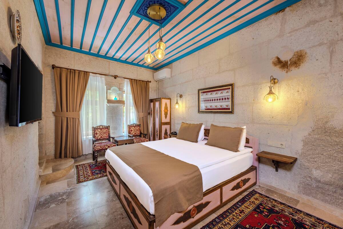 Deluxe Double Room, City View | Premium bedding, minibar, in-room safe, laptop workspace