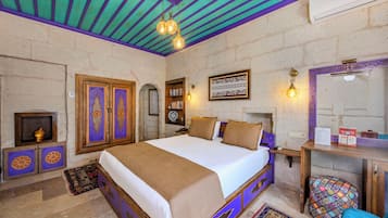 Deluxe Double Room, City View | Premium bedding, minibar, in-room safe, laptop workspace
