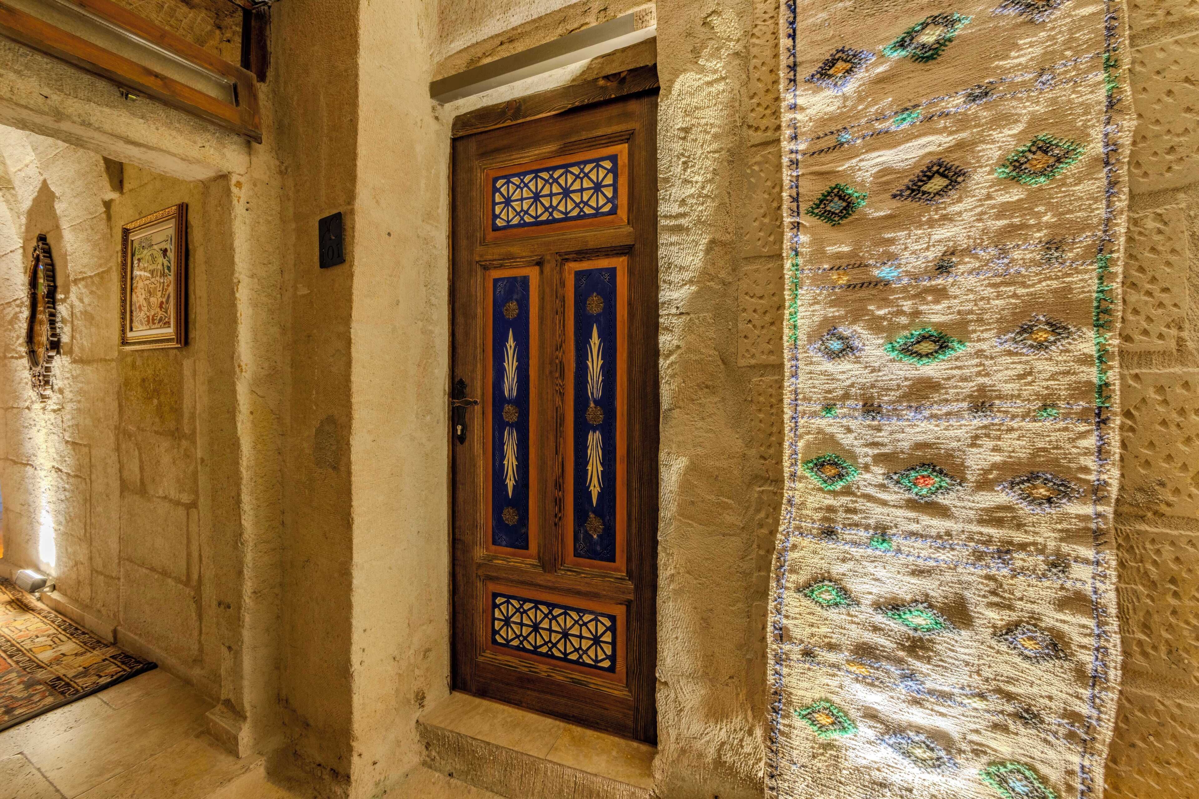 Comfort Double Room, Courtyard View | Premium bedding, minibar, in-room safe, laptop workspace