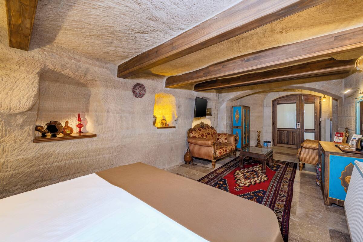 Junior Double Room | Premium bedding, minibar, in-room safe, laptop workspace