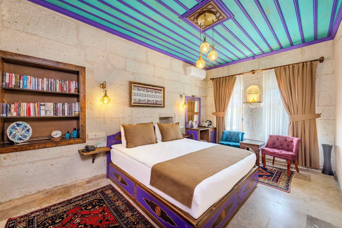 Deluxe Double Room, City View | Premium bedding, minibar, in-room safe, laptop workspace