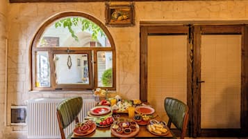 Free daily local cuisine breakfast