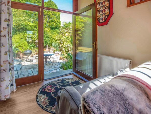 المنشأة من الداخل