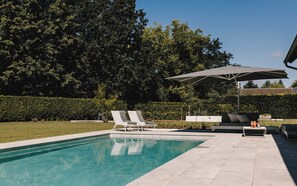 Seasonal outdoor pool - B&B Entre Nous (Herk-de-Stad)