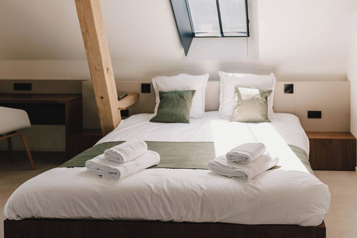 Deluxe Double Room, Courtyard View | Soundproofing, WiFi (free)