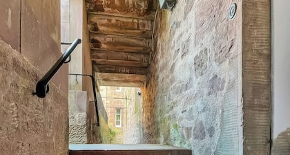 The Garden Apartment - UK48320