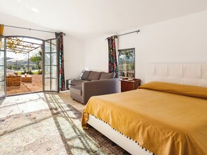 3 chambres, fer et planche à repasser, Wi-Fi gratuit, draps fournis