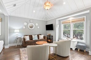 Een smart-tv en een dvd-speler