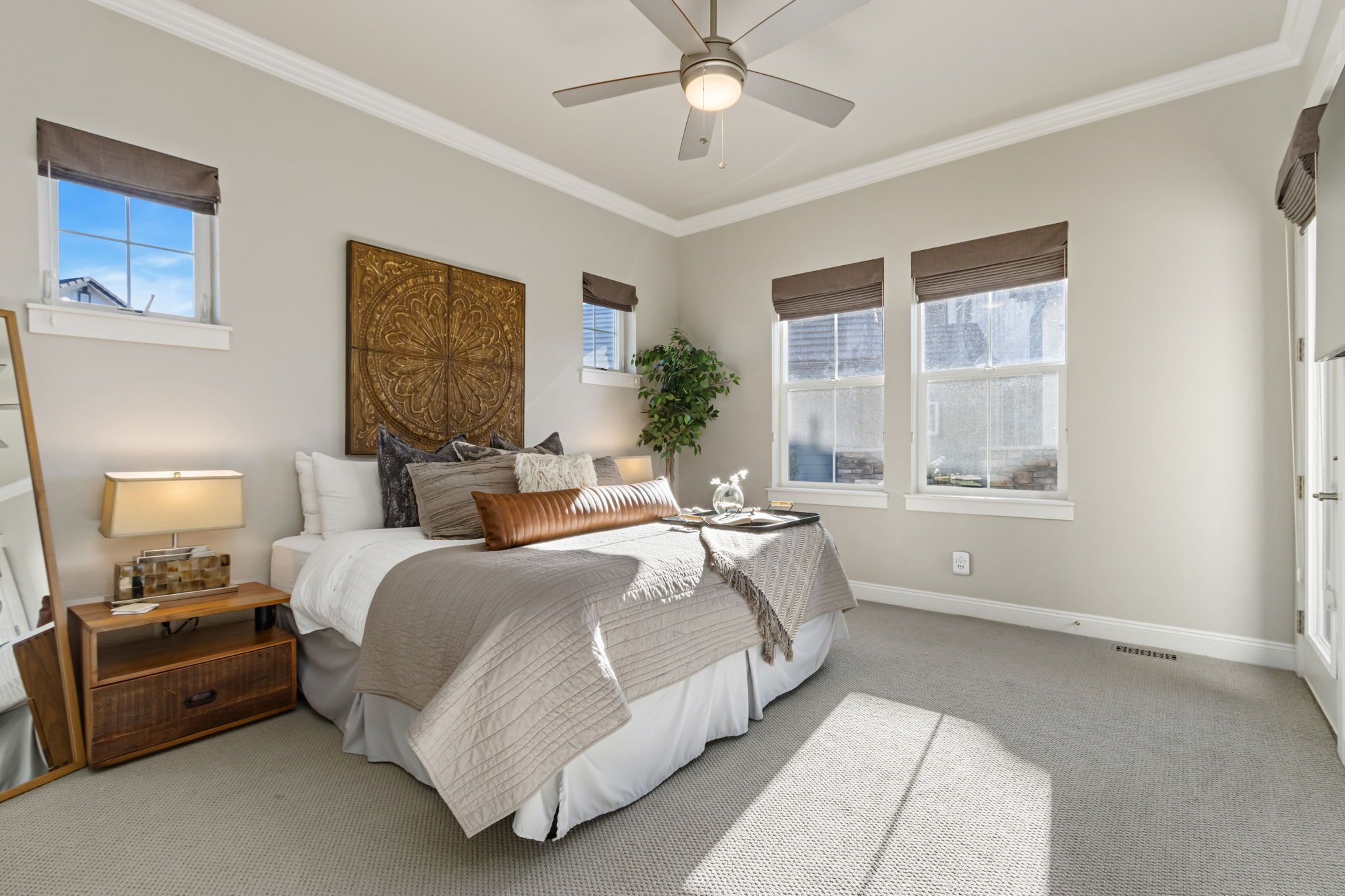 4 bedrooms, individually decorated, individually furnished, desk