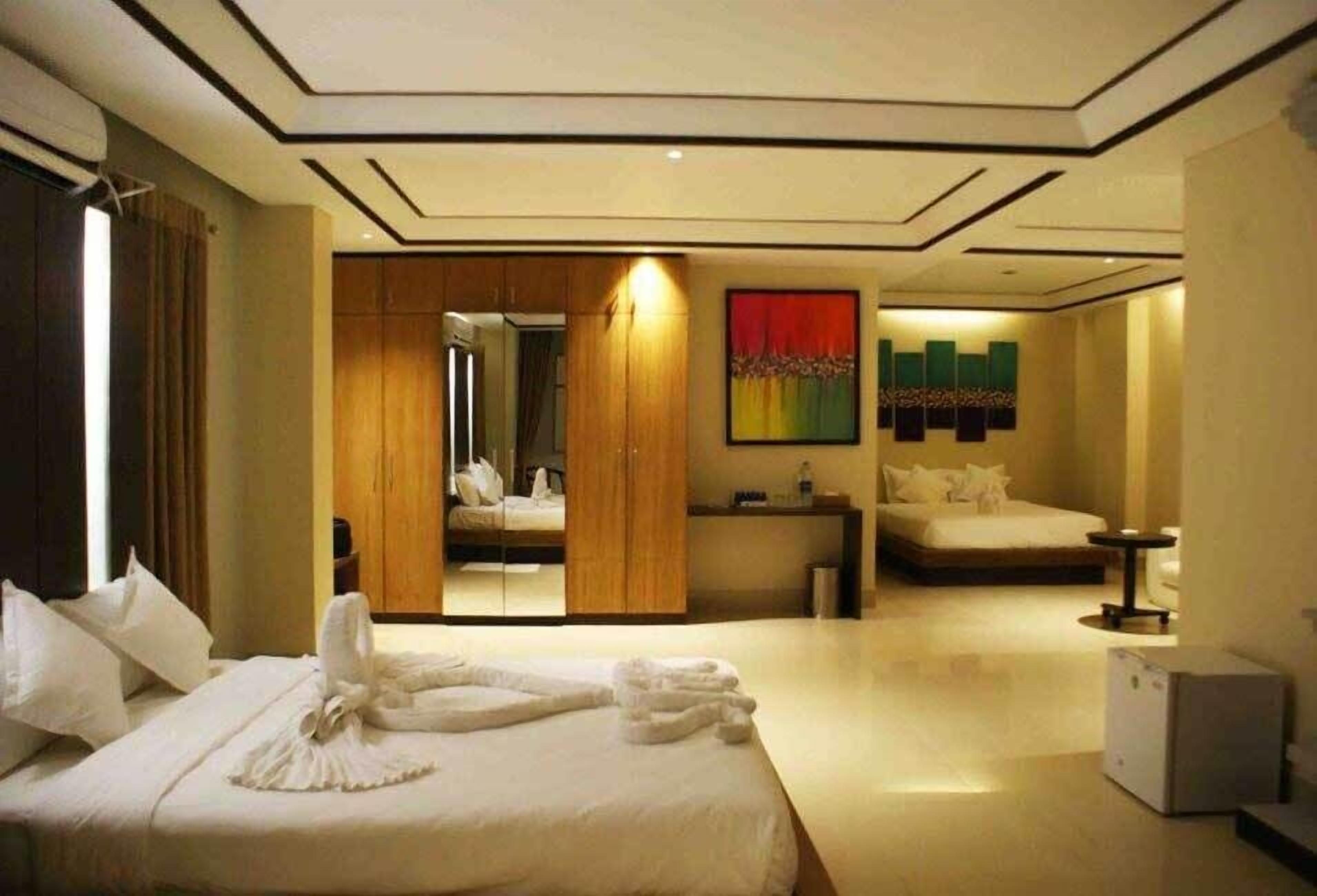 Klassieke suite | Een kluis op de kamer, een bureau, een laptopwerkplek, gratis wifi