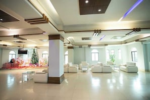 Coin salon dans le hall