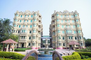 施設の正面