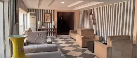 Pintu masuk interior