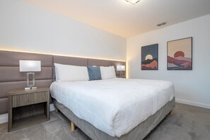 3 slaapkamers, een strijkplank/strijkijzer, internet, beddengoed