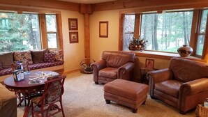 Unclassified image, 2 of 27, button - The Hilton Hideaway - A Downtown McCall Retreat (McCall)