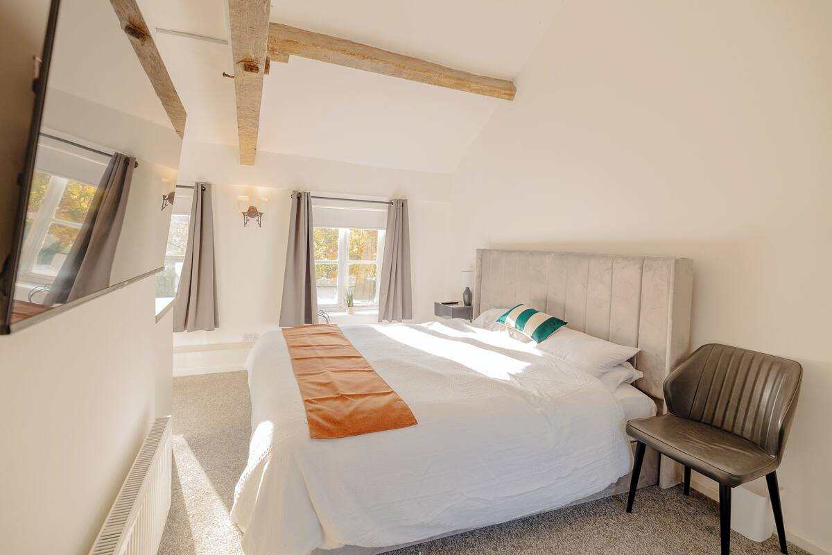 Deluxe Double Room | Free WiFi