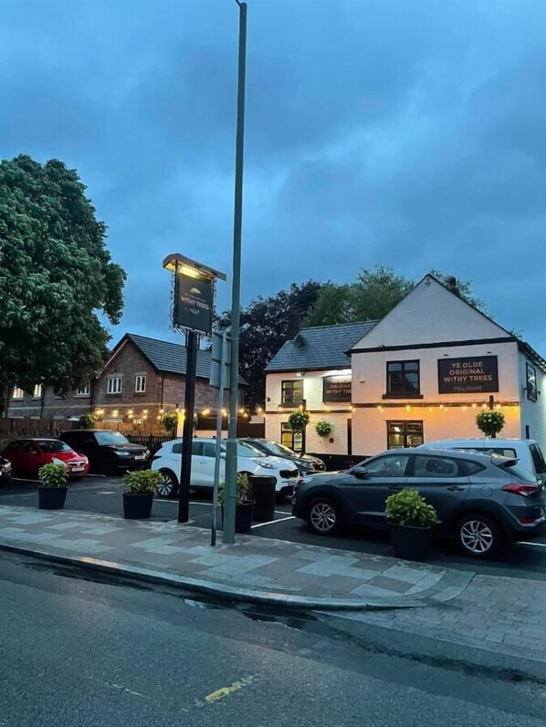 Exterior - Ye Olde Original Withy Trees (Preston)