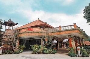 Exterior - Ubud Hotel & Cottages (Sukun)