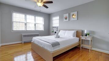 Apartemen | 2 kamar tidur, seprai premium, setrika/meja setrika, dan Wi-Fi gratis