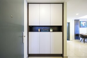 华丽公寓, 阳台, 山景 | 起居区