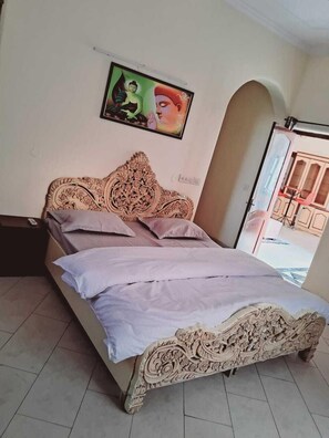 3 bedrooms, free wired Internet, bed sheets - Super Luxury Farmhouse (Gurugram)