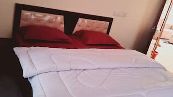 Deluxe Villa, Balcony, Hill View | 3 bedrooms, free wired Internet, bed sheets